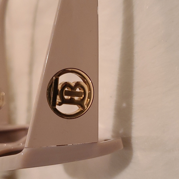 Authentic Burberry Sunglasses - Picture 2 of 11